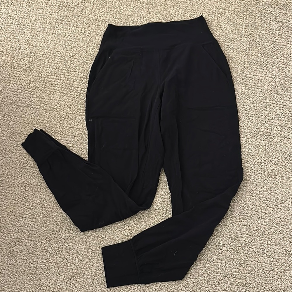 Lululemon black joggers